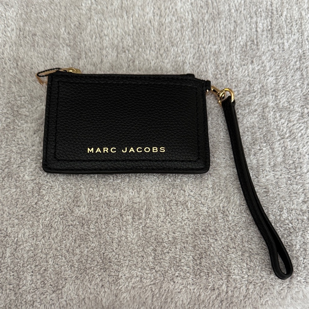 NWT -Marc Jacobs “The Groove” Top Zip Black Leather Wristlet with Gold Hardware